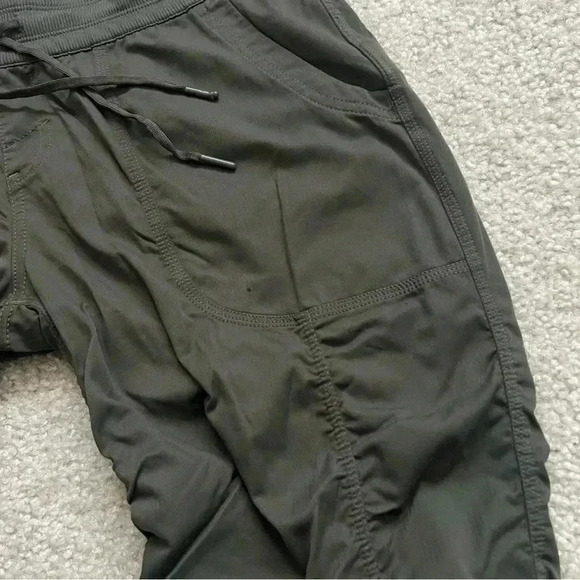 The North Face Black Capris - Picture 6 of 16